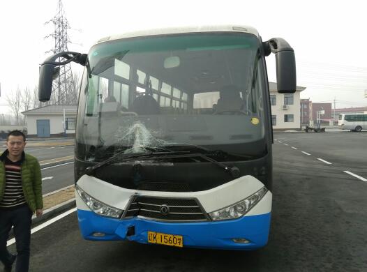 从B2增驾A1的惊险一幕 练车撞杆的教训与反思